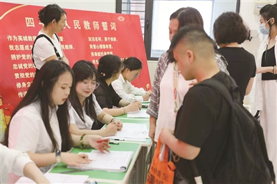 悦倍网 心暖盲童求学路 爱伴新生启新程